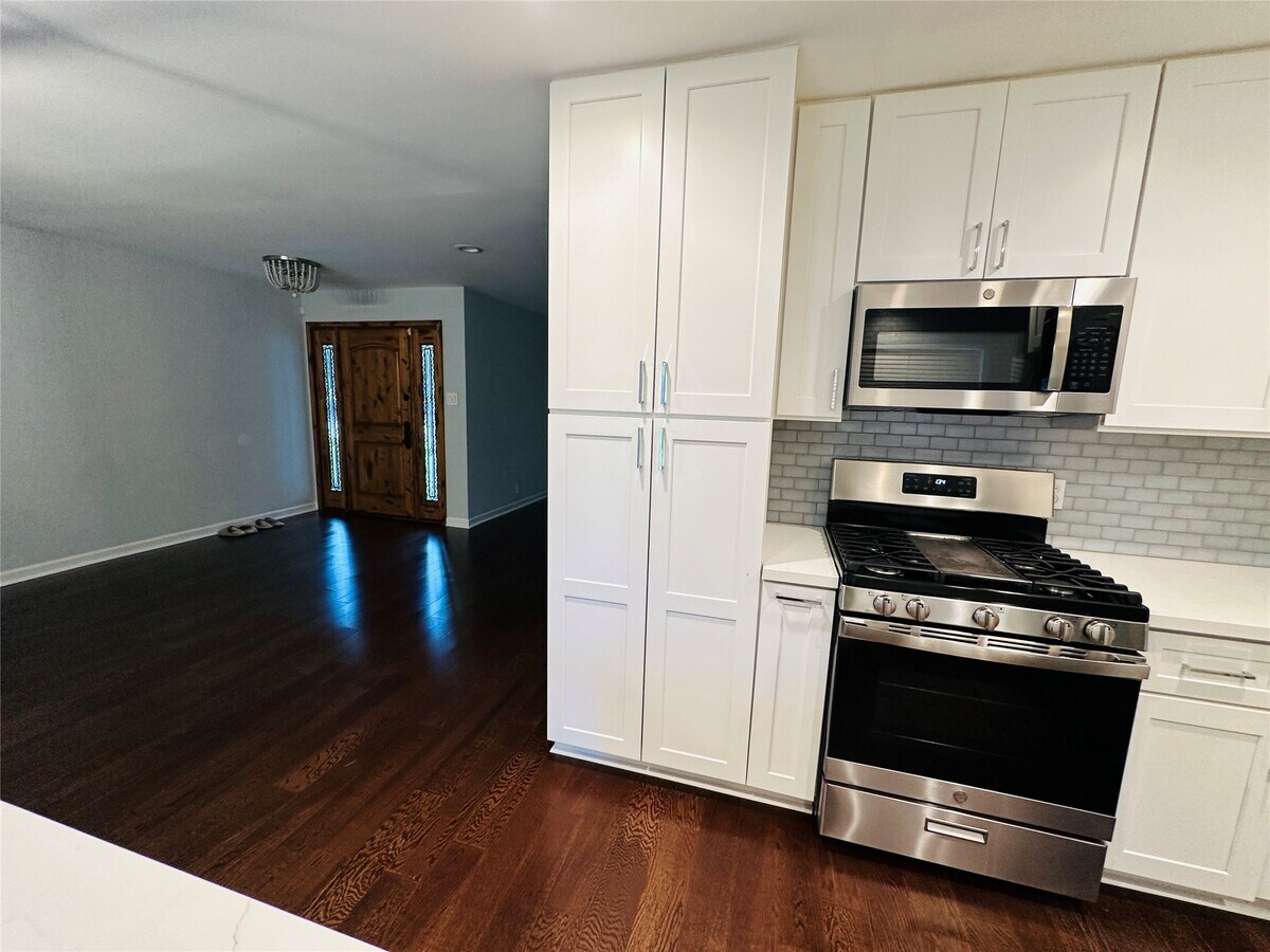 Photo - 9758 Cedardale Dr
