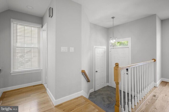 Photo - 10 Loganwood Ct