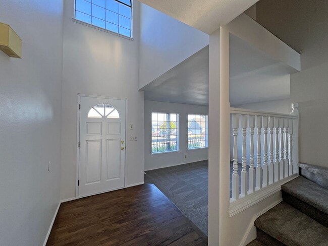Photo - 3 Bedroom 2.5 Bath in North East Tacoma