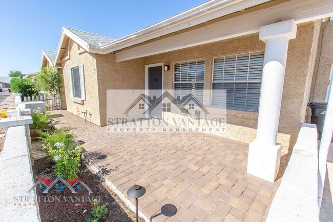 Photo - 2929 E Broadway Rd