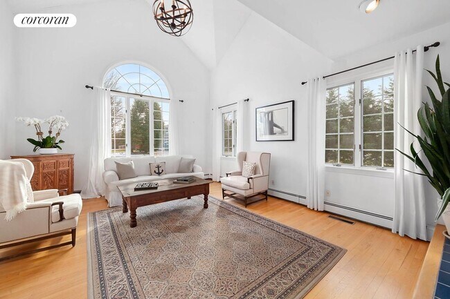 87 Gould St