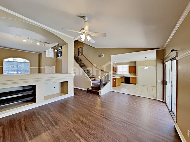 Photo - 590 S Voyager Dr