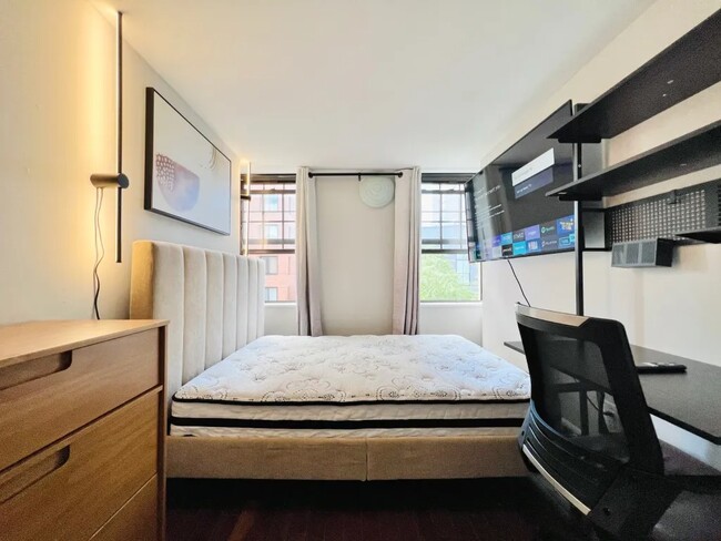 Photo - Furnished room/NOT APARTMENT Unit 3L