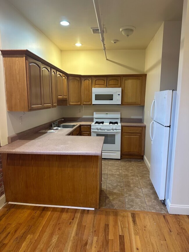 Photo - 16 Thomas St