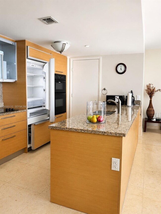 Building Photo - 1830 S Ocean Dr Unit 1407