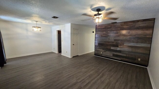 Photo - 2 Bed, 1.5 Bath private backyard