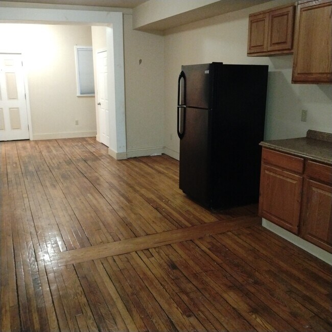Photo - 96 Grand St