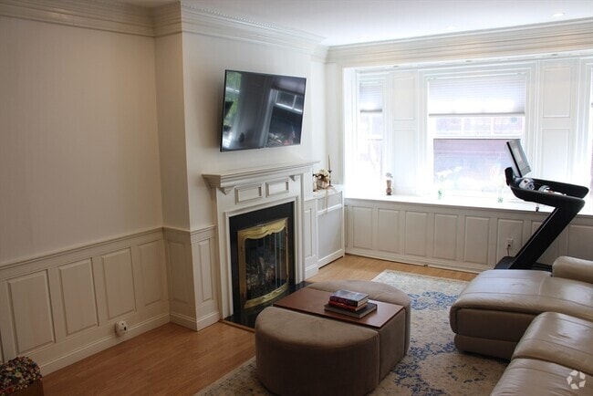 Building Photo - 15 Pinckney St Unit 3 Rental