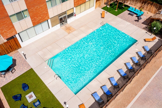 Photo - Landmark Apartments