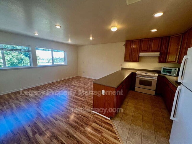 Photo - 3884 Bayview Cir