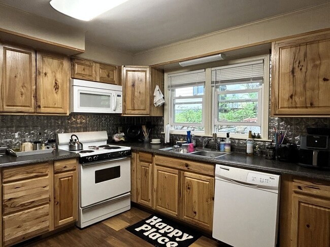 Photo - Charming Ranch Right Off W King Street!