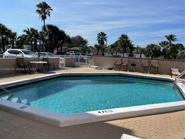 Photo - 1100 SE 4th Ave