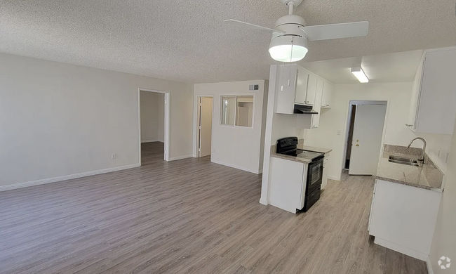 Building Photo - 5461 KESTER AVE. SHERMAN OAKS, CA 91411 Unit 119 Rental