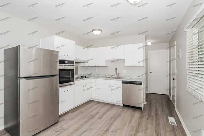 Photo - 1977 Windmill Way