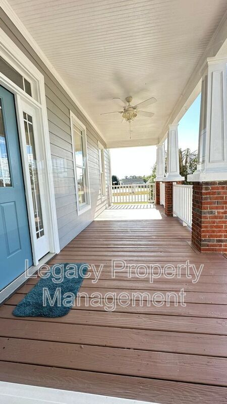 Photo - 40 Golden Oats Dr