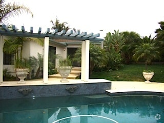 Building Photo - 5932 Soledad Mountain Rd Unit Guest House