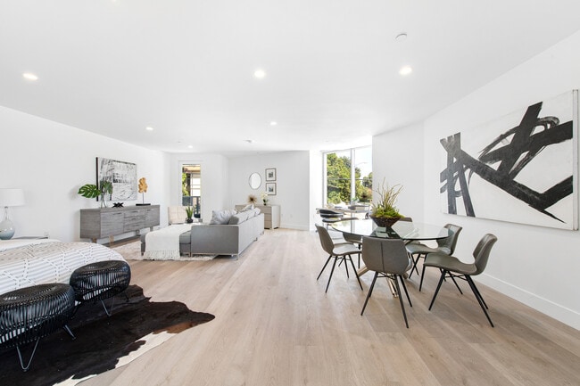 Photo - MAGNOLIA NINETEEN