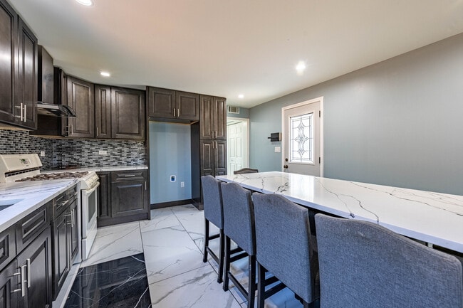 Photo - 7740 S Laramie Ave