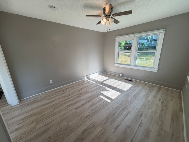 Photo - Renovated 2/1 House in North Rome- $1,095