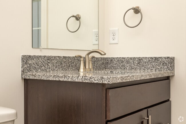 2BR, 2BA - 1128 SF - Primary Bathroom