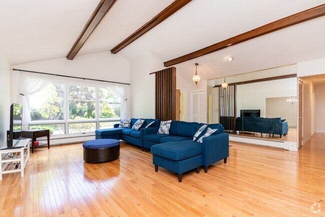 Building Photo - 20 Mossdale Rd Rental
