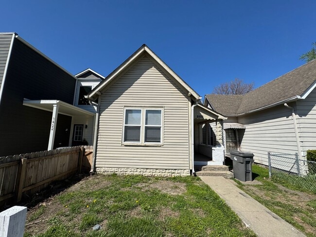 Building Photo - Fountain Sqaure 2 Bedroom 1 Bath with a bonus room/office.