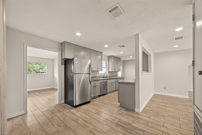 Photo - 3214 Longwood Dr