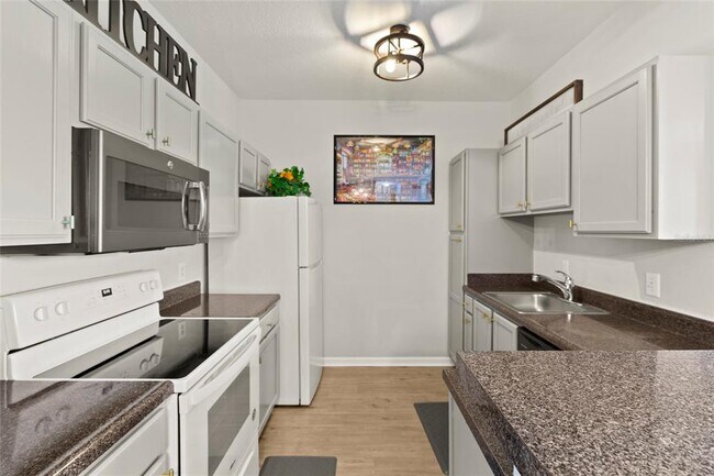 Photo - 4802 51st St W Unit 423