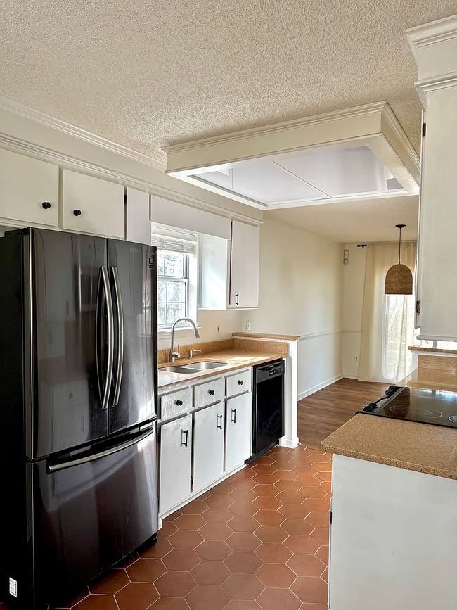 Photo - 103 Toura Ln