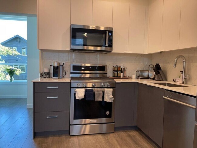 Photo - 2214 S Charles St