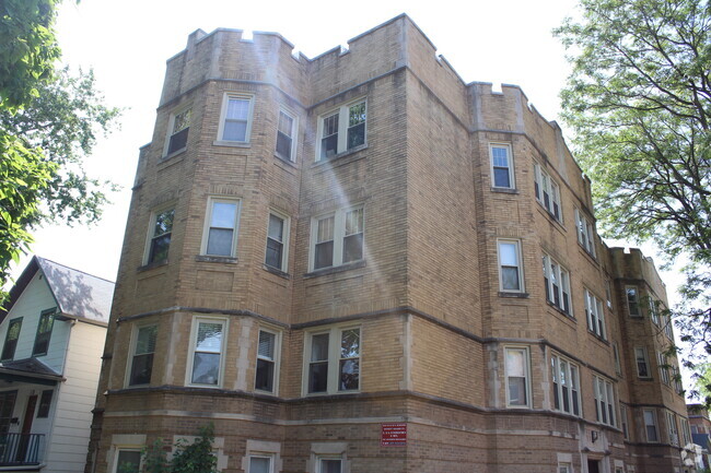 Building Photo - 4055 N Spaulding Ave Rental
