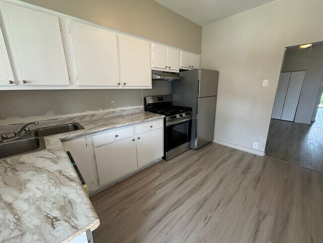 Photo - Fully Updated Dormont Oasis – Available August 1st