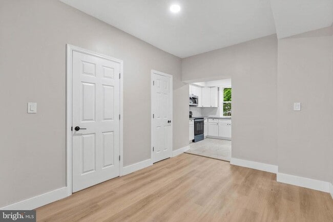 Photo - 4920 Knorr St