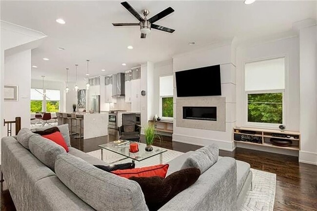 Photo - 3571 Blair Cir NE