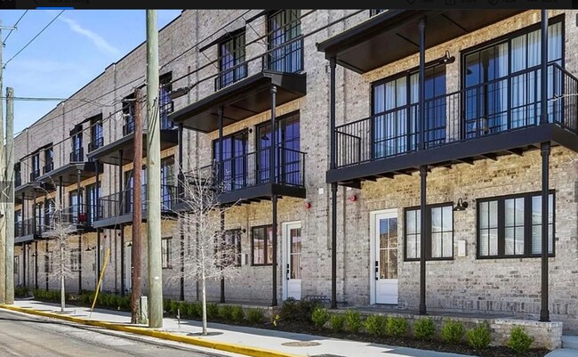 Less than 3 blocks from Bryant Denny Stadium! - Less than 3 blocks from Bryant Denny Stadium! Condo