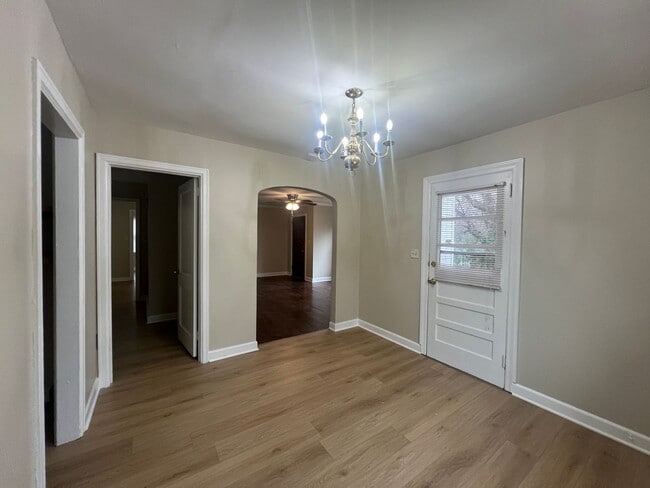 Photo - 831 S Dalton St