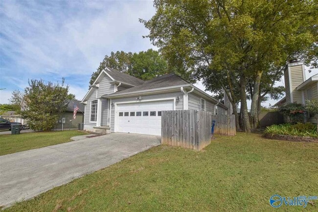 Photo - 2542 Bonnie Oaks Dr SW