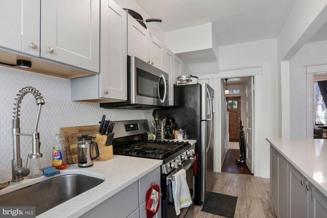 Photo - 1006 Quebec Place NW
