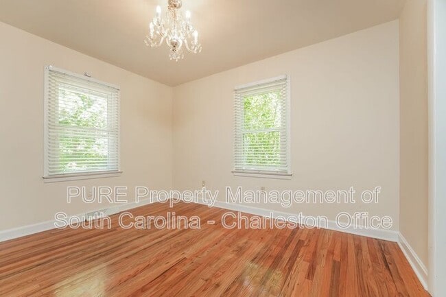 Photo - 1940 Teakwood Rd
