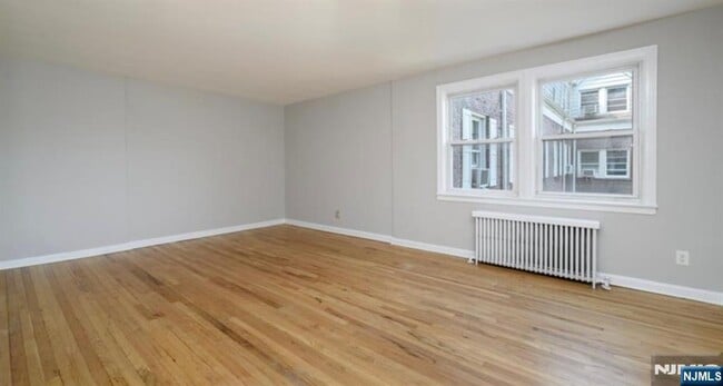 Photo - 140 W Englewood Ave Unit A4