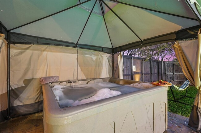 Photo - 3608 Courtdale Dr Unit ID1056416P