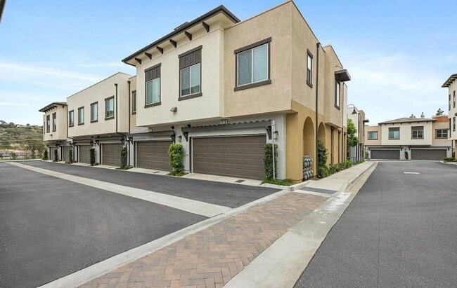 Photo - 4 Bedroom TownHome in the Skyline Community