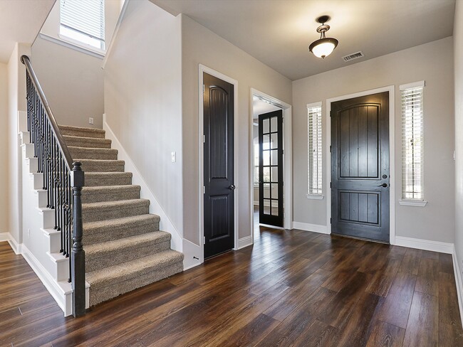 escalera al 2do nivel - 2618 Thayne Dr