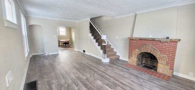Photo - 215 W Masterson Ave