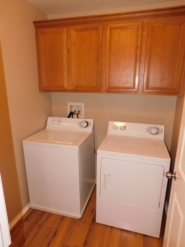 Photo - 2 Story 3 bed/ 2.5 bath in the NW Sky Pointe Area