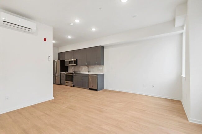 Photo - 245 N 12th St Unidad 3