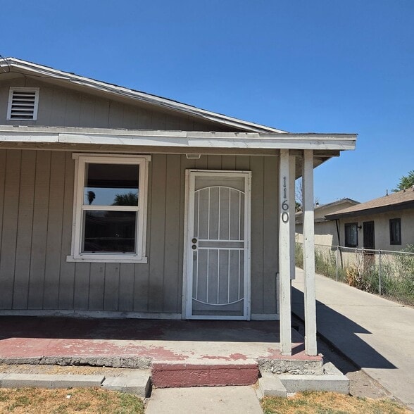 1160 Vine St W
