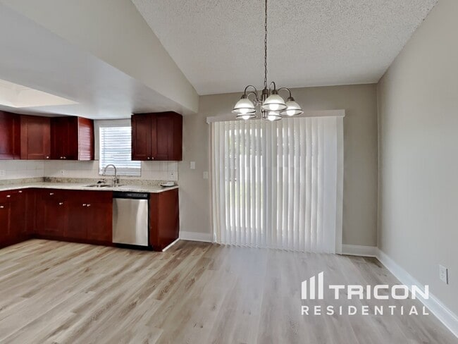 Photo - 4051 Forecast Dr