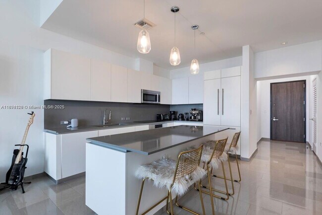 Photo - 88 SW 7th St