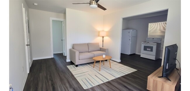 Building Photo - 3614 Tuam St Rental